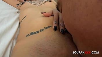 Site porno grátis tatuada gostosa deslumbrando de um bom sexo