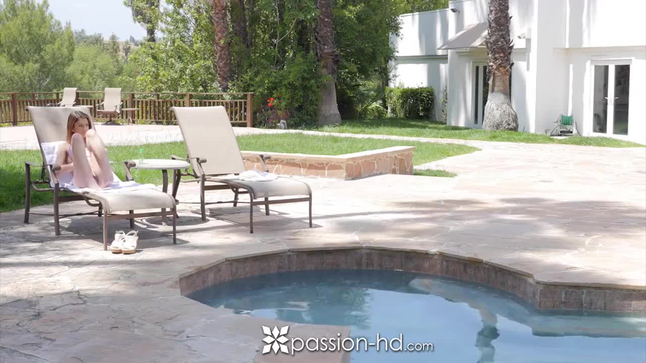 Sexo buceta malandro arregaçando a boceta molhada da tia safada