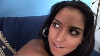 Botando a piroca no rabão dessa brasuca vadia