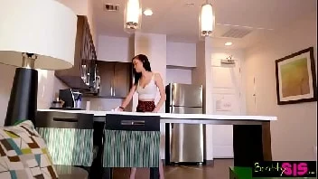 Empregada gostosinha fazendo as vontades do seu patrão