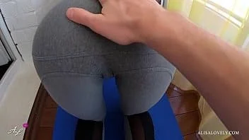 Passion hd jovem magrinha dando uma metida rápida com o bem dotado
