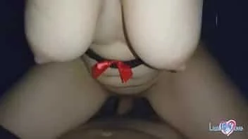 Sexobr com essa puta safada sentando firme na rola do seu homem