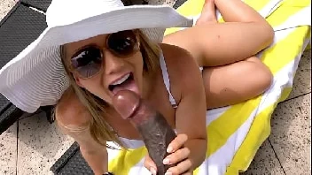 Vídeos de porno loira dando para um negão funcionário da sua casa
