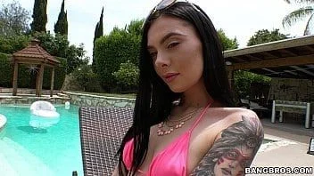 Vidos de sexo modelo linda caindo de boca na piroca do fotográfo